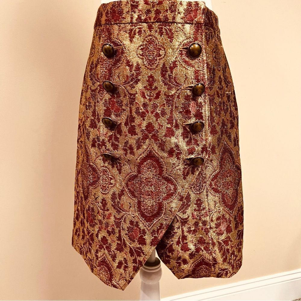Banana Republic tapestry Skirt inโRed and Gold. Sz 4/6